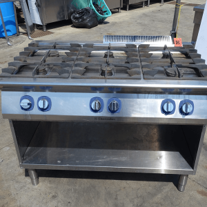 Cucina a 6 fuochi Elettrolux usata