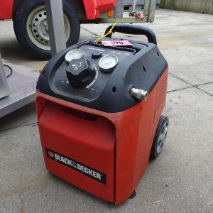 Compressore elettrico Black e Decker usato