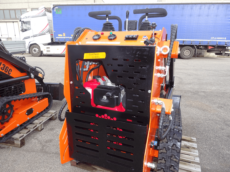 Minipala cingolata Skid Steet Loader - immagine 4