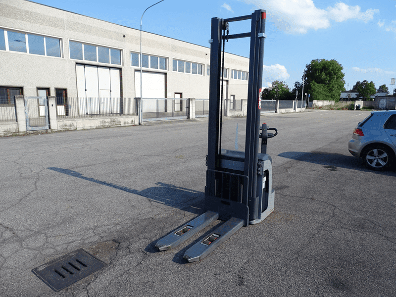 Transpallet elettrico a colonna usato