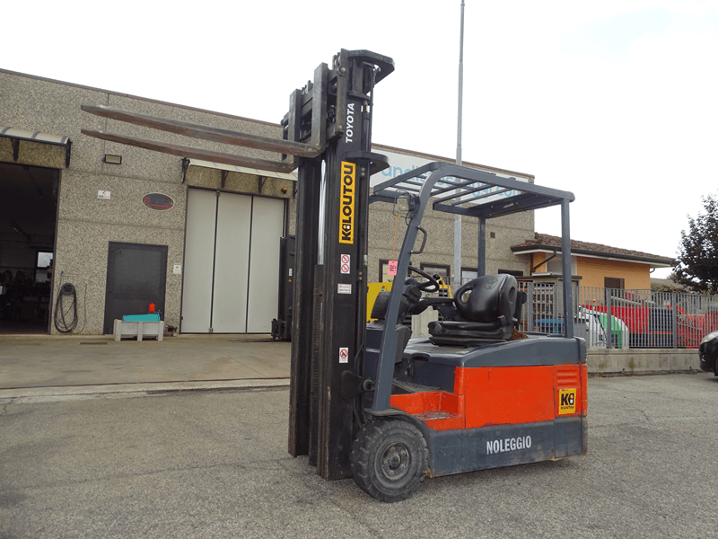 Carrello elevatore a batteria Toyota usato
